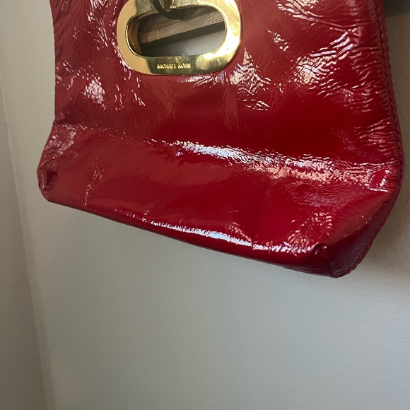 Michael Kors Vintage Red Patent Leather Purse Bag Clutch Gold Accents Rare - Picture 10 of 11
